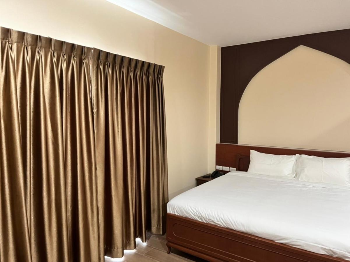 Anwari Hotel Bangkok Exterior photo